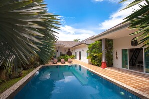 Private pool