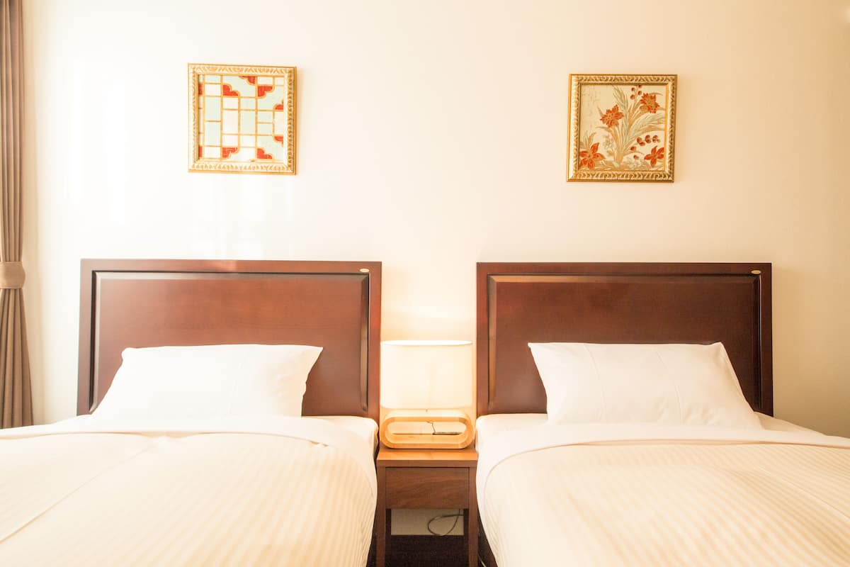 Twin Room | Desk, blackout drapes, free WiFi, bed sheets