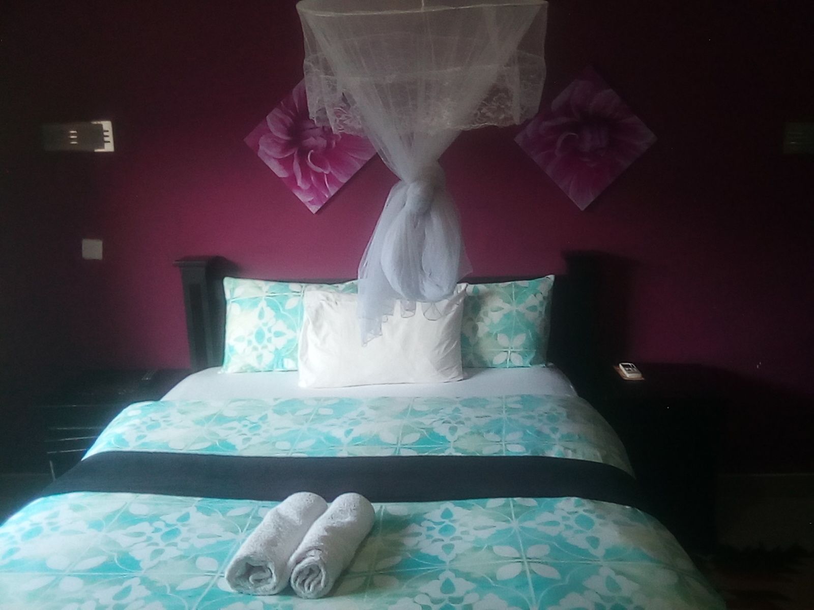 Deluxe Room | Desk, rollaway beds, free WiFi
