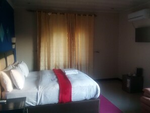 Deluxe Double Room, 1 King Bed, Pool View | Desk, rollaway beds, free WiFi - Royal Olympia Lodges and Safaris (Livingstone)