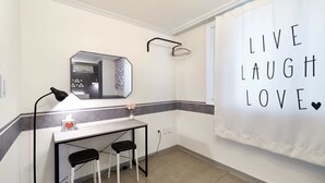 Standard Double Room, Women only, Shared Bathroom (Foreigner Only) | Room amenity - Jun Guest House - Hostel (Seoul)