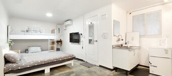 Jun Guest House - Hostel