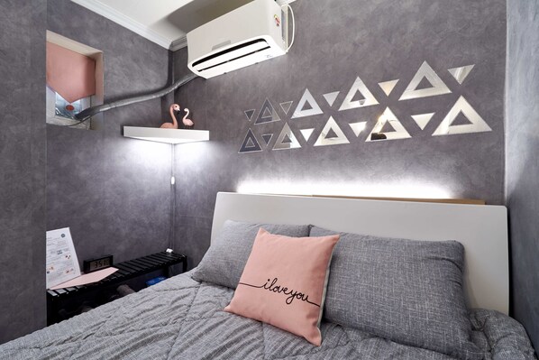 Chambre Double Standard, femmes uniquement, salle de bains commune (Foreigner Only) | Rideaux occultants, lits pliants/supplémentaires, Wi-Fi gratuit