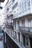 Escrivaninha, quartos à prova de som, Wi-Fi de cortesia