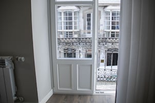Quarto casal ou duplo superior | Escrivaninha, quartos à prova de som, Wi-Fi de cortesia