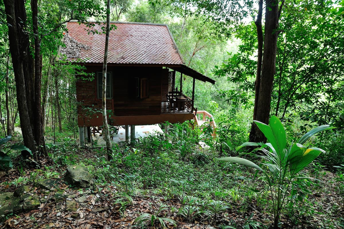 Single Room Wooden Cottage | Bathroom