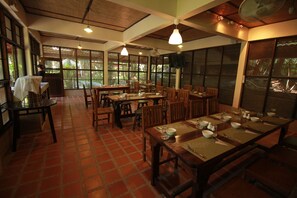 Daily English breakfast for a fee - Chestnut Hill Eco Resort (Hat Yai)