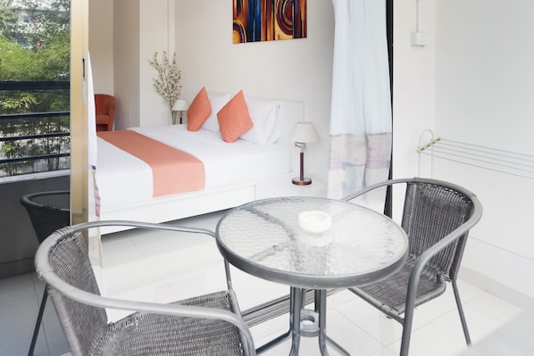 Superior Room with Balcony | Minibar, Zimmersafe, Schreibtisch, Verdunkelungsvorhänge