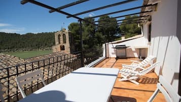 Casa, 4 habitaciones | Terraza o patio