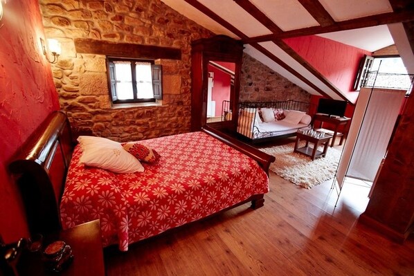 Junior Suite | Premium bedding, soundproofing, free WiFi, bed sheets - Posada Rural Ochohermanas (Arenas de Iguna)