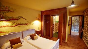 Kamer, 1 twee- of 2 eenpersoonsbedden | Luxe beddengoed, geluiddichte muren, gratis wifi, beddengoed