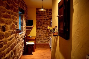 Double or Twin Room | Room amenity