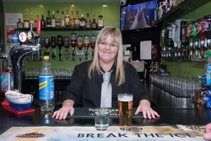 2 bars/lounges - The Davron Hotel (Fraserburgh)
