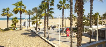 Malvarrosa Beach Rooms