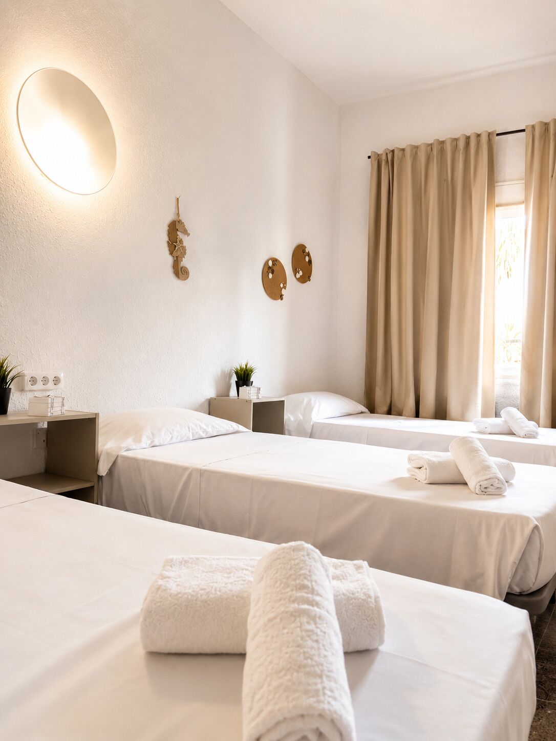 Chambre Triple | Wi-Fi gratuit, draps fournis