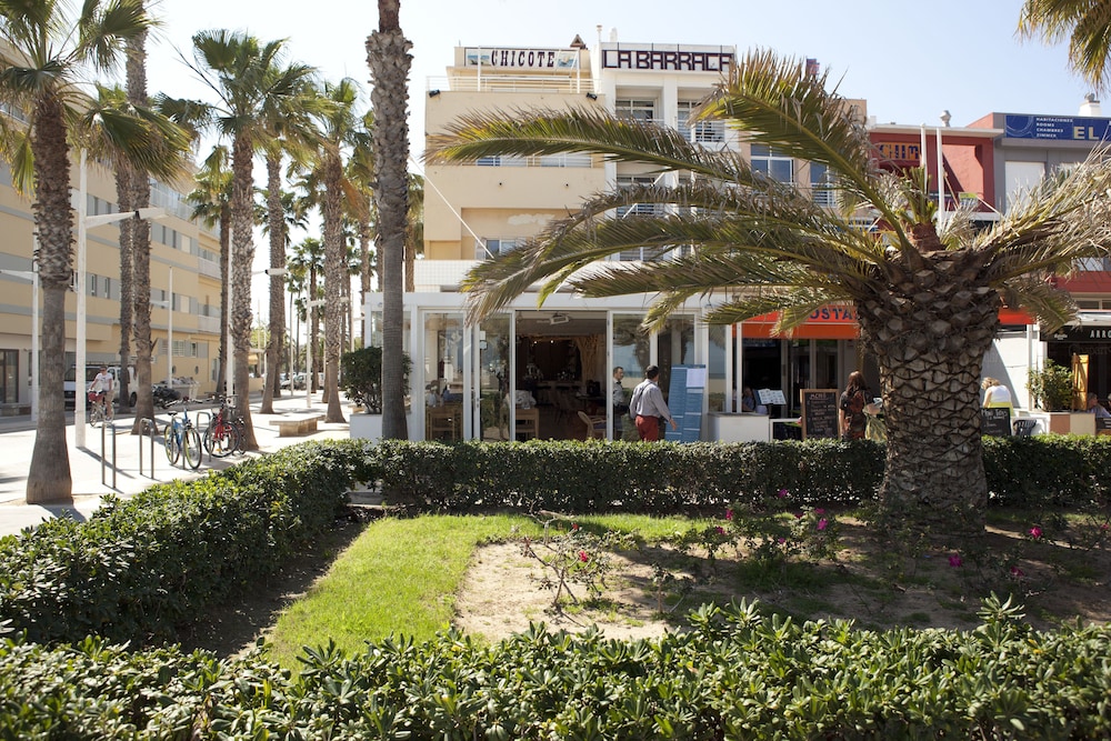 Malvarrosa Beach Rooms image