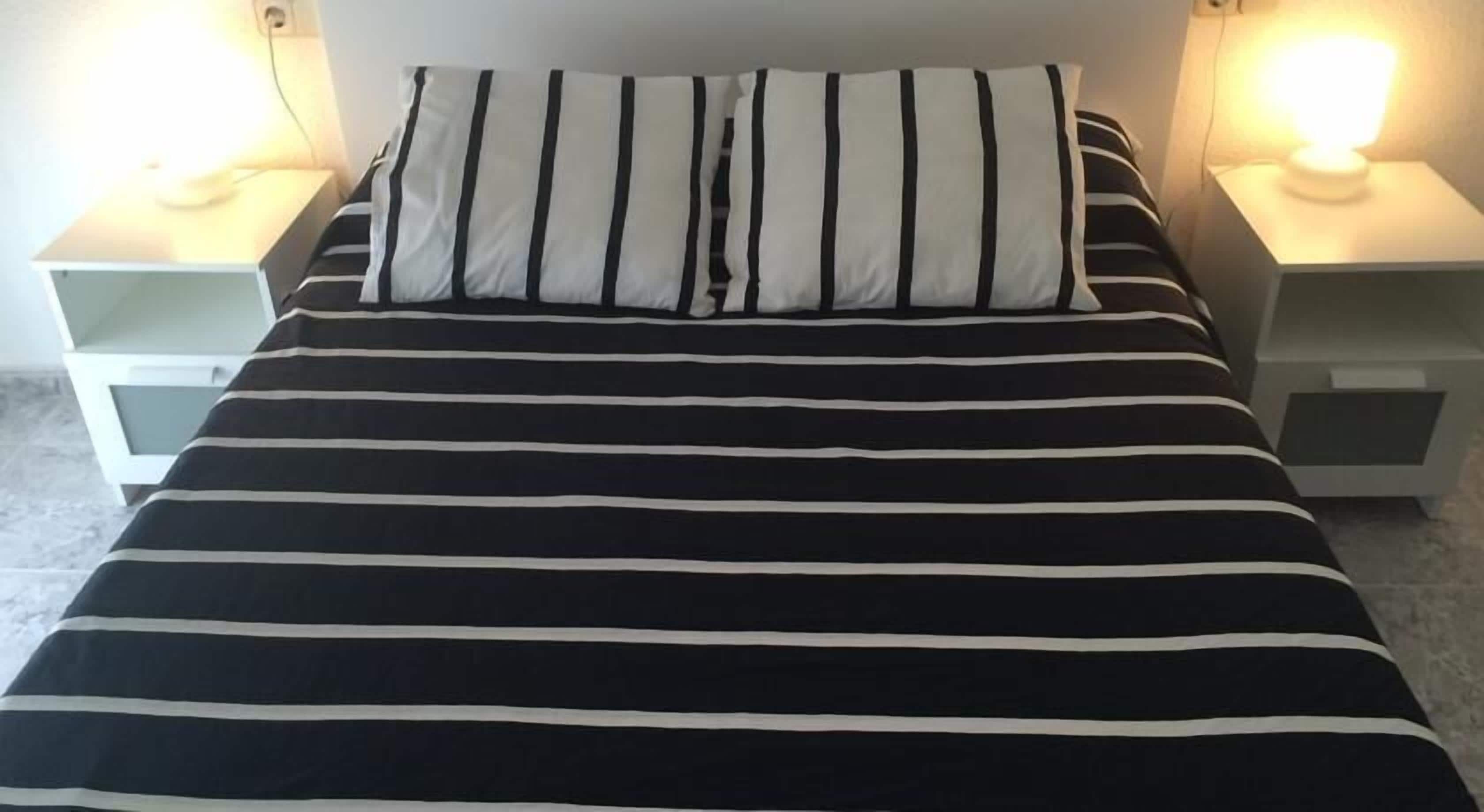 WiFi (free), bed sheets