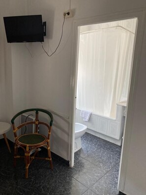 Zweibettzimmer | Kostenloses WLAN, Bettwäsche