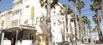 Malvarrosa Beach Rooms