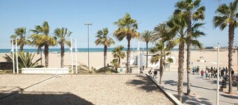 Malvarrosa Beach Rooms