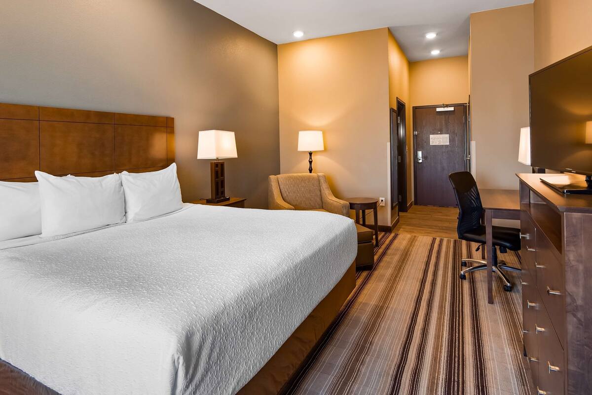 pillow-top beds, in-room safe, desk, laptop workspace