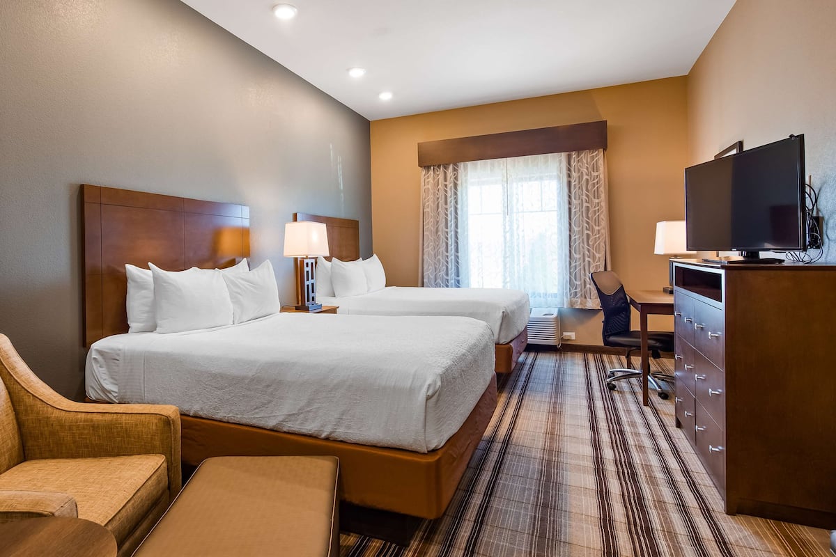 1 bedroom, pillowtop beds, in-room safe, desk