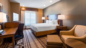 Colchones con pillow-top y caja de seguridad en la habitación