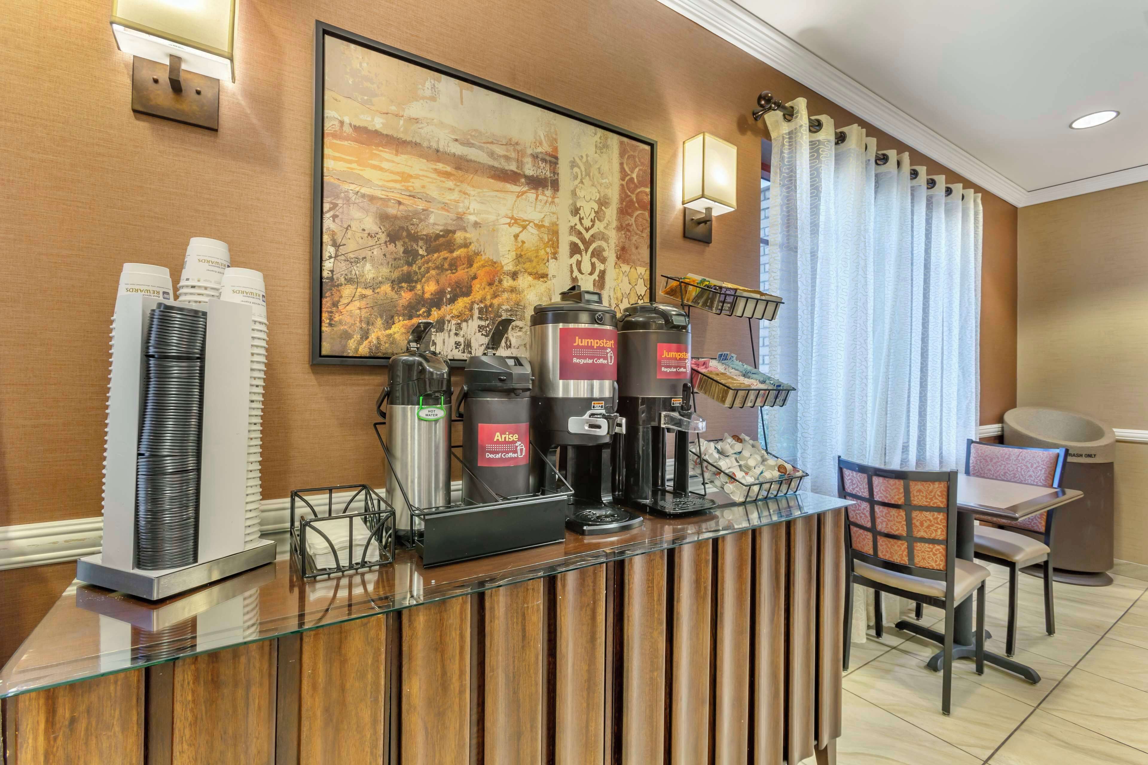 free daily full breakfast