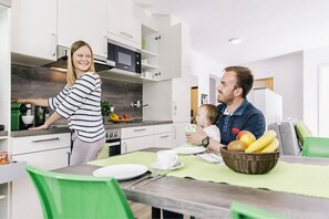 供應早餐 (每人 EUR6.90)