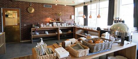 Petit déjeuner buffet compris tous les jours