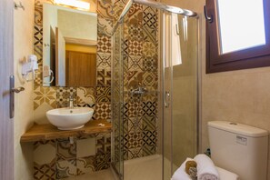 Villa, 3 Bedrooms | Bathroom - Roupes Villas (Rethymno)