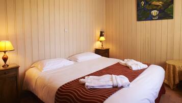 Desk, free cribs/infant beds, rollaway beds, free WiFi