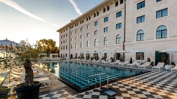 Indoor pool, seasonal outdoor pool, free pool cabanas, pool umbrellas