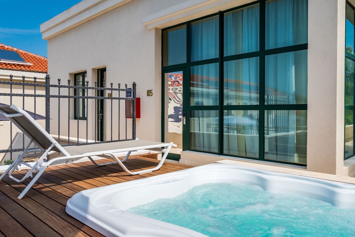 Loft Double Room with Private Jacuzzi