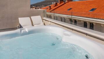 Habitación doble, hidromasaje | Terraza o patio