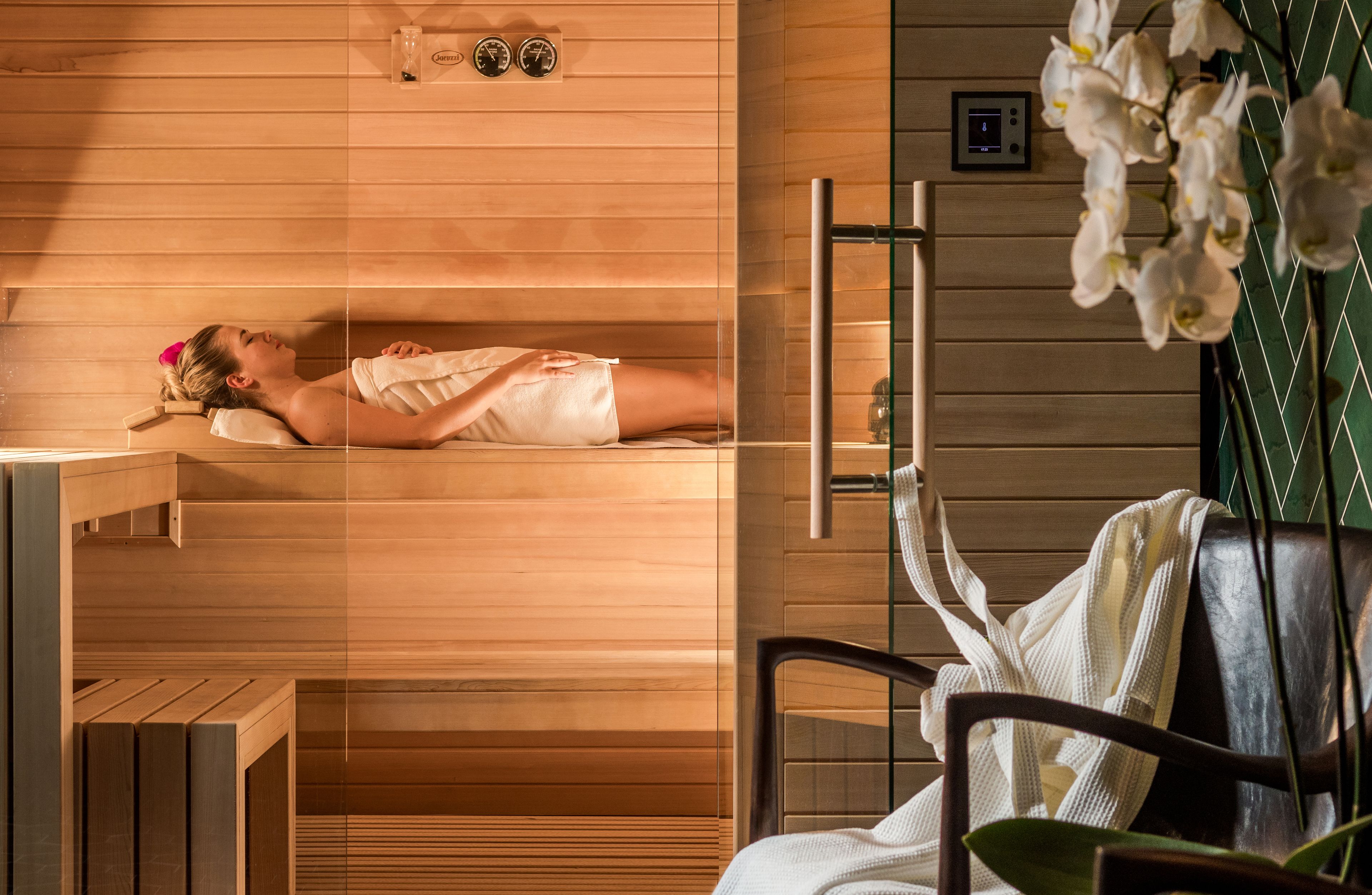Turkish bath/hammam, body treatments, aromatherapy, hot stone massages