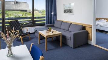 Standard Apartment, 1 Bedroom | Desk, free WiFi, bed sheets