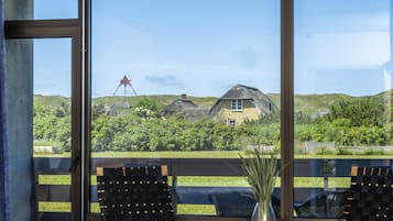 Superior tweepersoonskamer, uitzicht op heuvels, op benedenverdieping | 1 slaapkamer, een bureau, gratis wifi, beddengoed