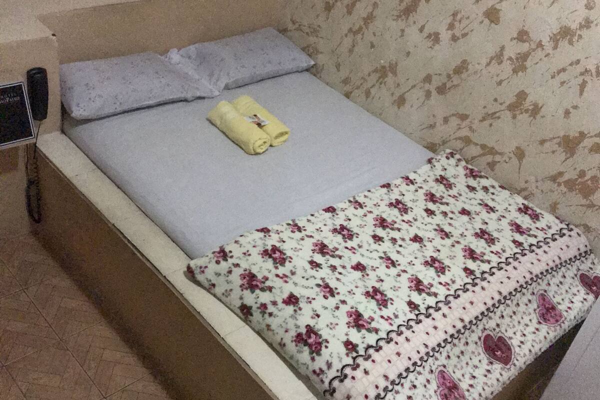 Standard Double Room, 1 Bedroom, No Windows, Annex Building | Premium bedding, minibar, desk, rollaway beds