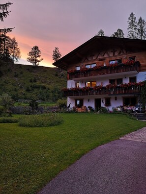 Fachada del alojamiento