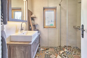 Exclusive Apartment (2) | Bathroom