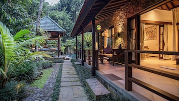 One Bedroom Pool Villa with Jungle View | Terrace/patio