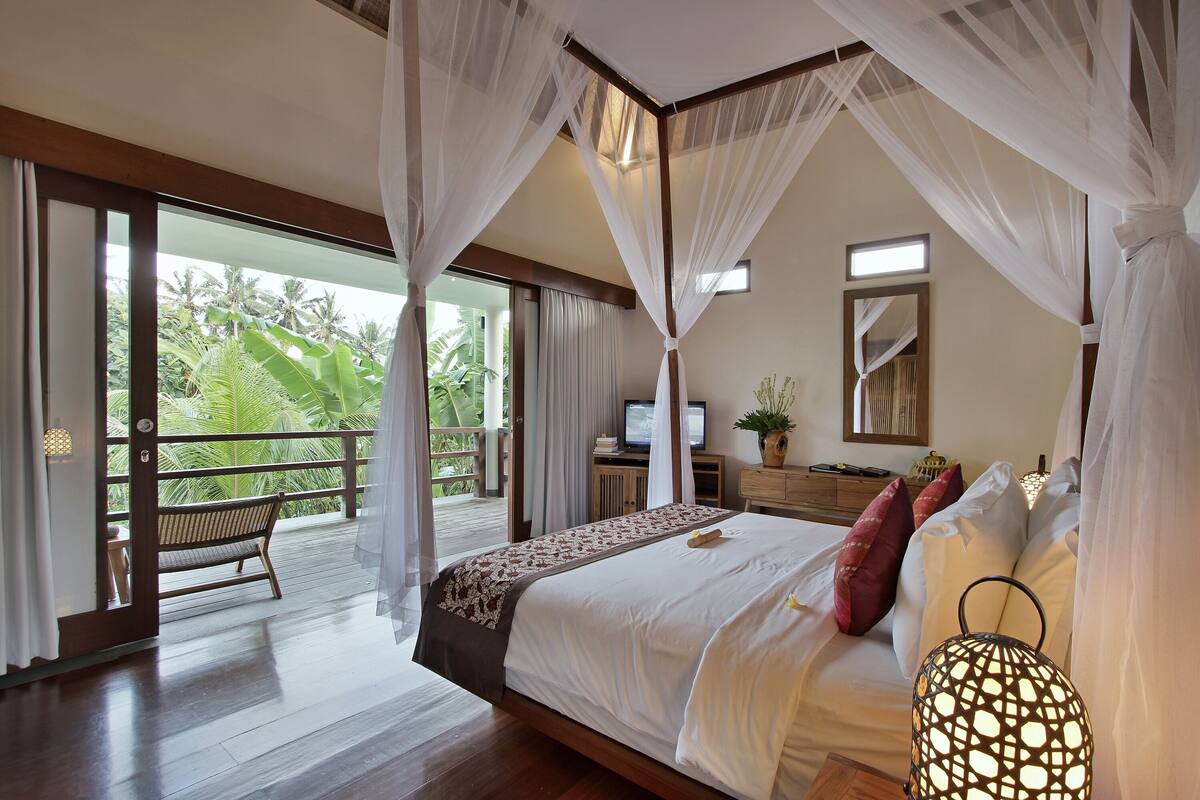 Two-Bedroom Family Villa with Pool View | 高級寝具、ミニバー、セーフティボックス (室内)、デスク