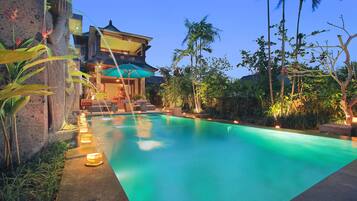 Kolam renang outdoor