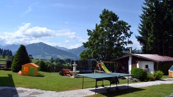 Children’s play area – outdoor
