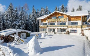 Front of property - Hotel Ramsauer Alm (Ramsau am Dachstein)