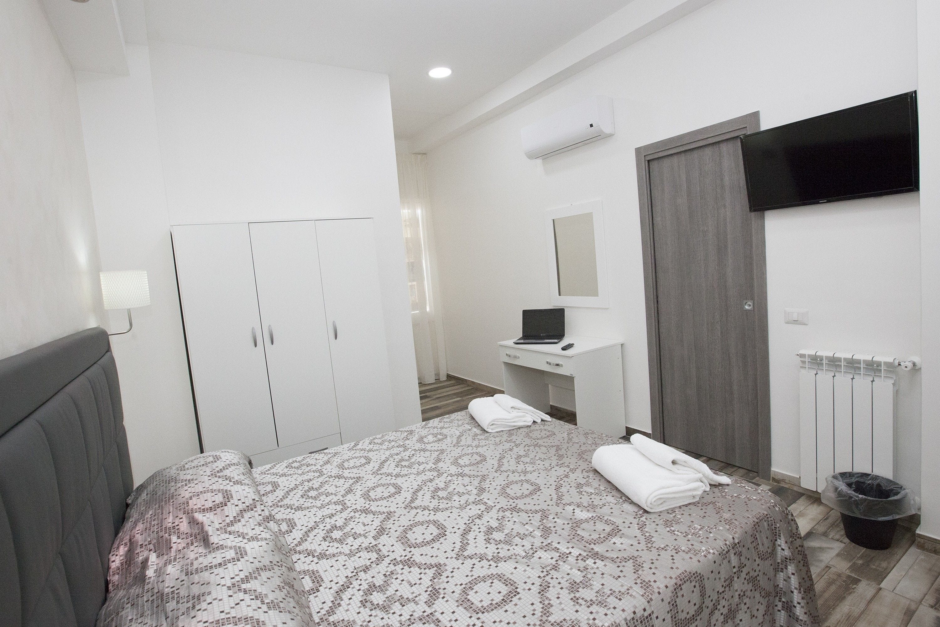 Foto - Napoli Garibaldi Square