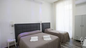 Escrivaninha, Wi-Fi de cortesia, roupa de cama