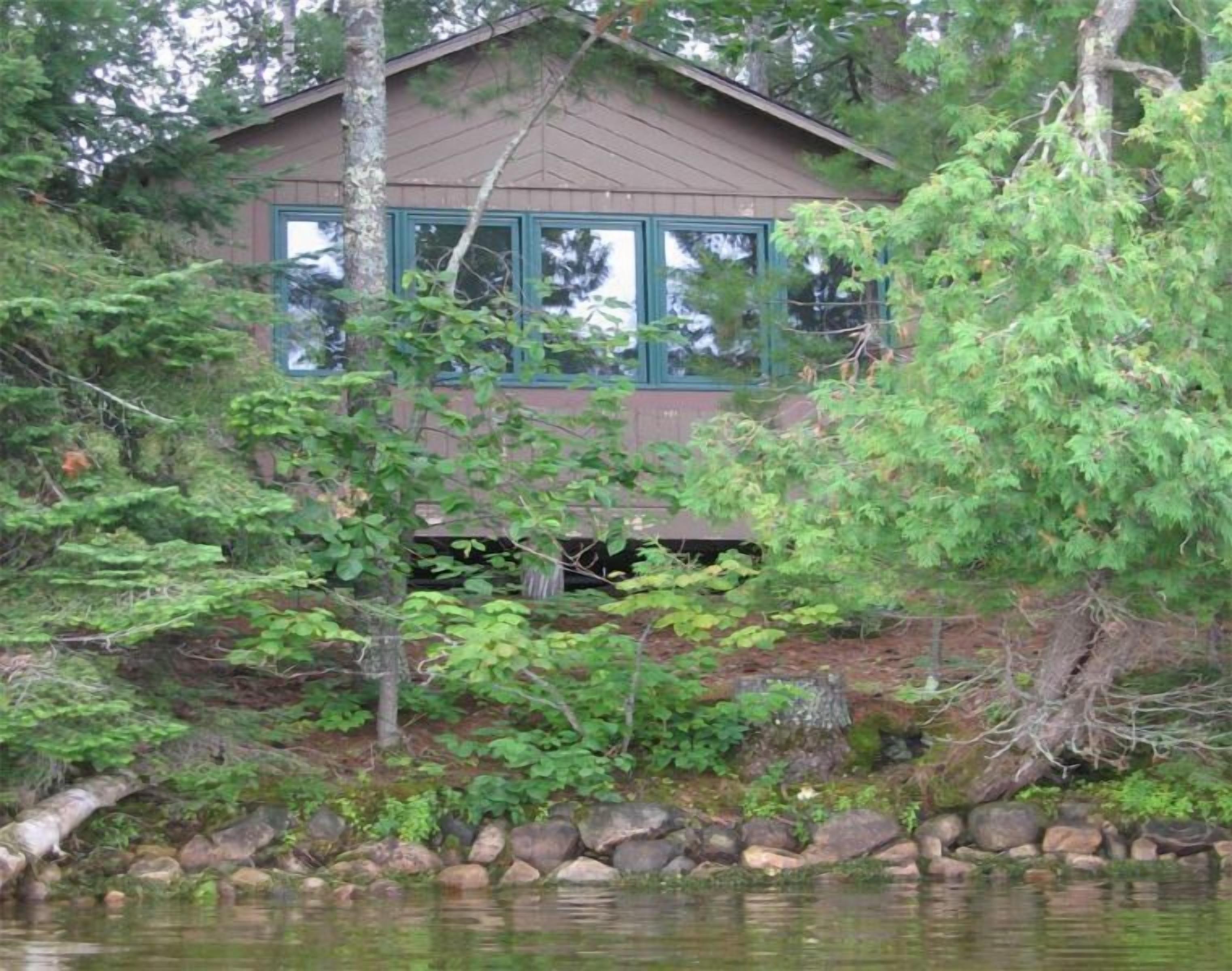 เคบิน, เตียงใหญ่ 2 เตียง (White Pine) | Wi-Fi ฟรี