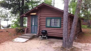 Cabin, 1 Bedroom (Journeys End) | Free WiFi